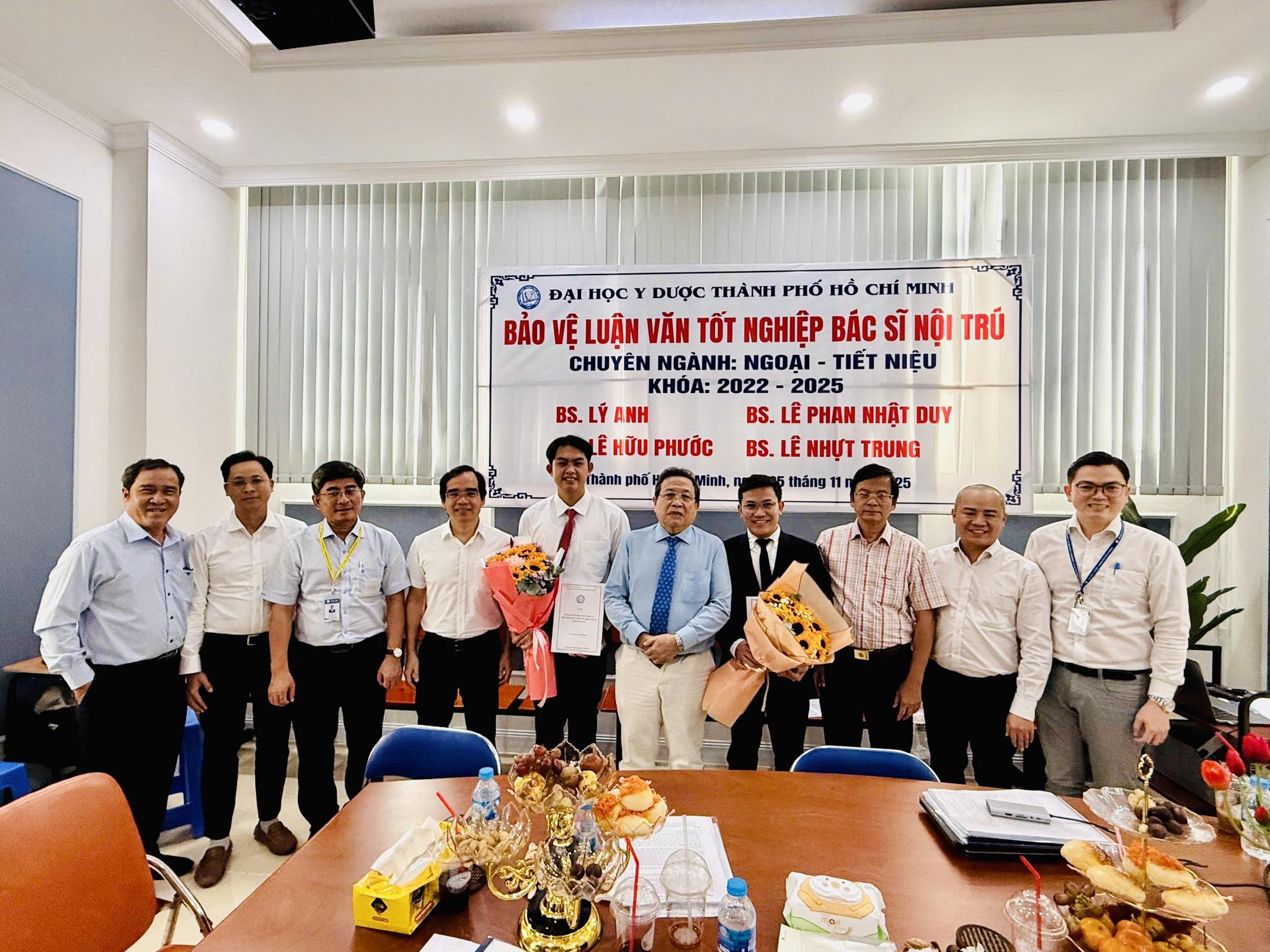 TS.BS.CK2 Trà Anh Duy Trong Vai Trò Phản Biện 2 Luận Văn Tốt Nghiệp Bác sĩ Nội Trú Tại ĐH Y Dược TP.HCM